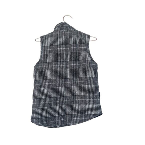 Miami Black and white plaid fluffy vest size small - Picture 4 of 6